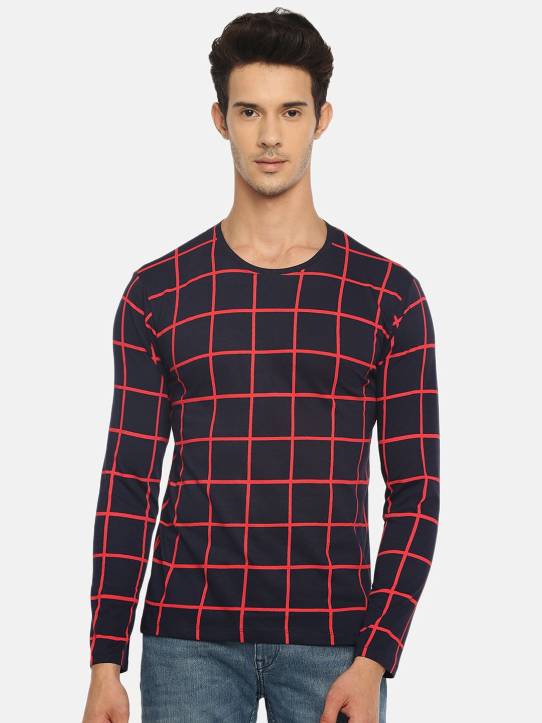 Men Navy Blue and Red Checked Round Neck Pure Cotton T-shirt