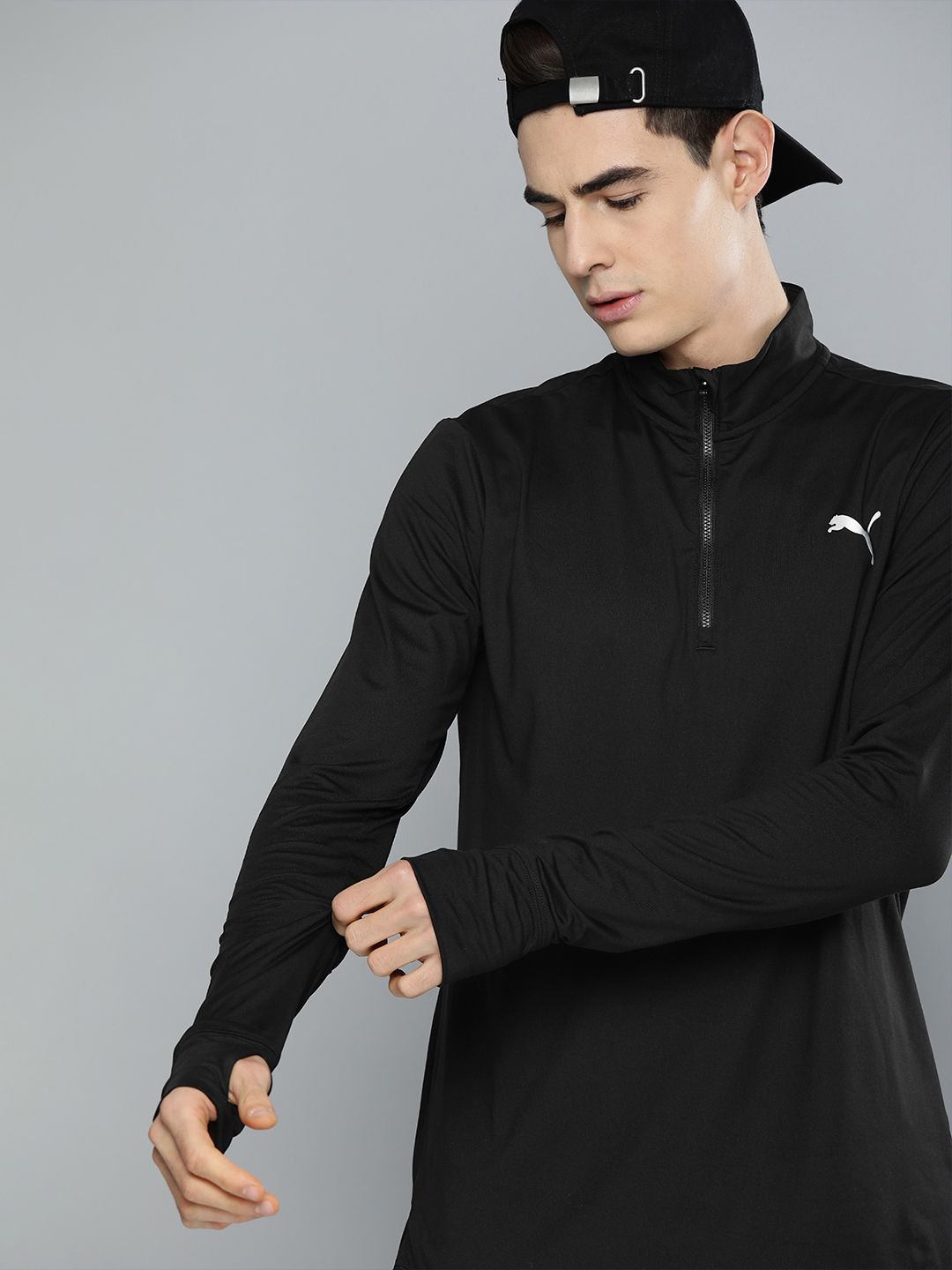 Men Black Solid Run Fav 1/4 Zip T-Shirt